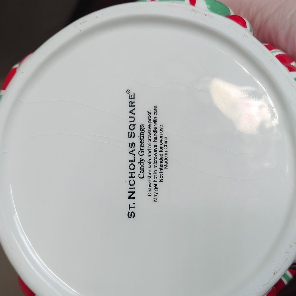 St. Nicholas Square Candy Greetings Ceramic Candy Basket - Picture 6 of 7
